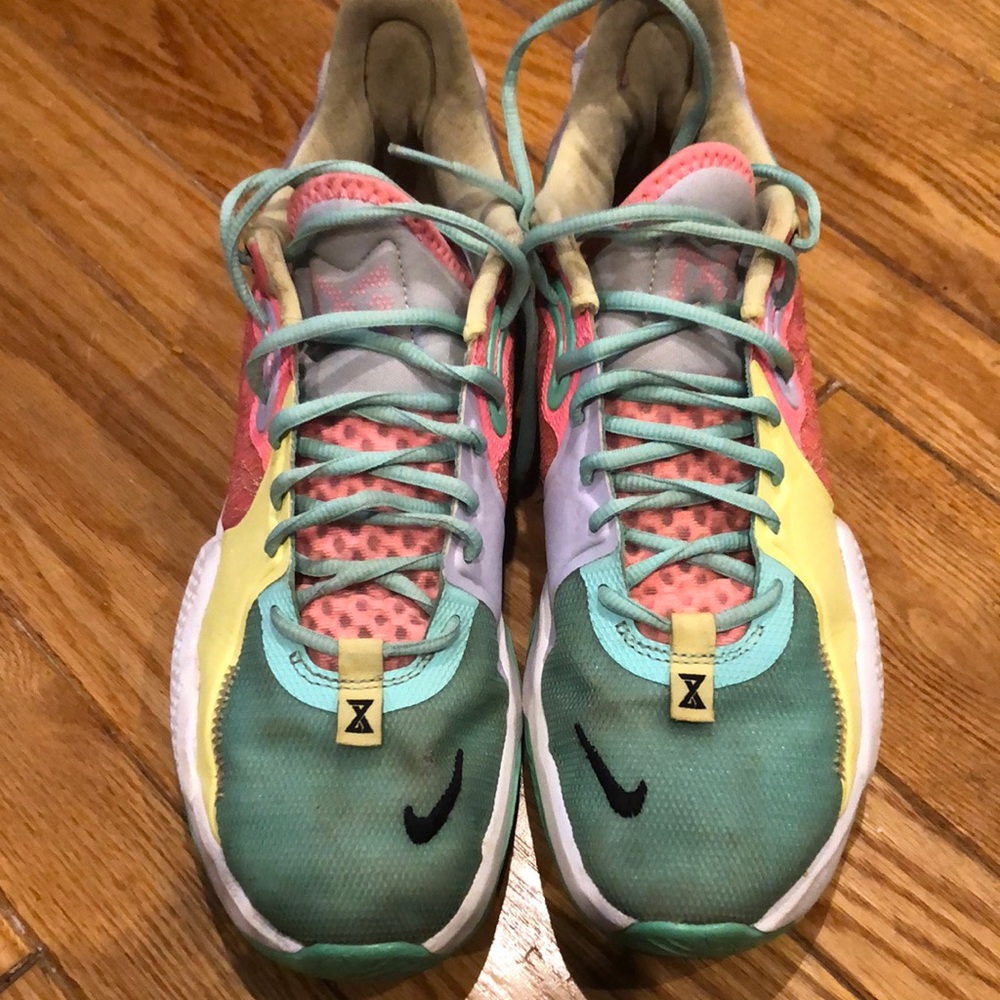 Nike Paul George 5 daughters